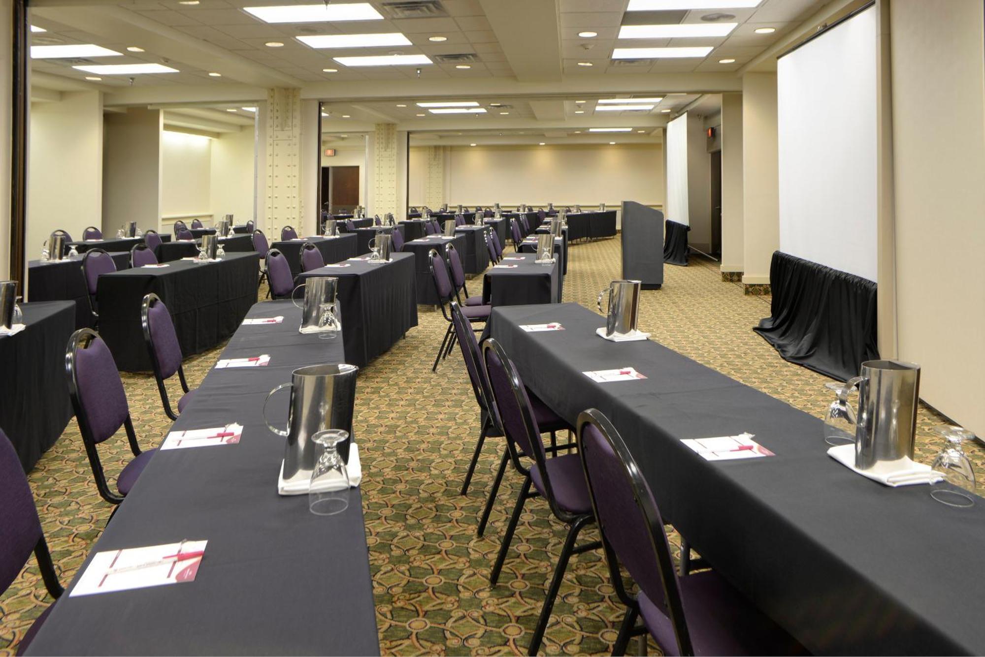 Crowne Plaza Indianapolis-Dwtn-Union Stn By Ihg Ξενοδοχείο Εξωτερικό φωτογραφία
