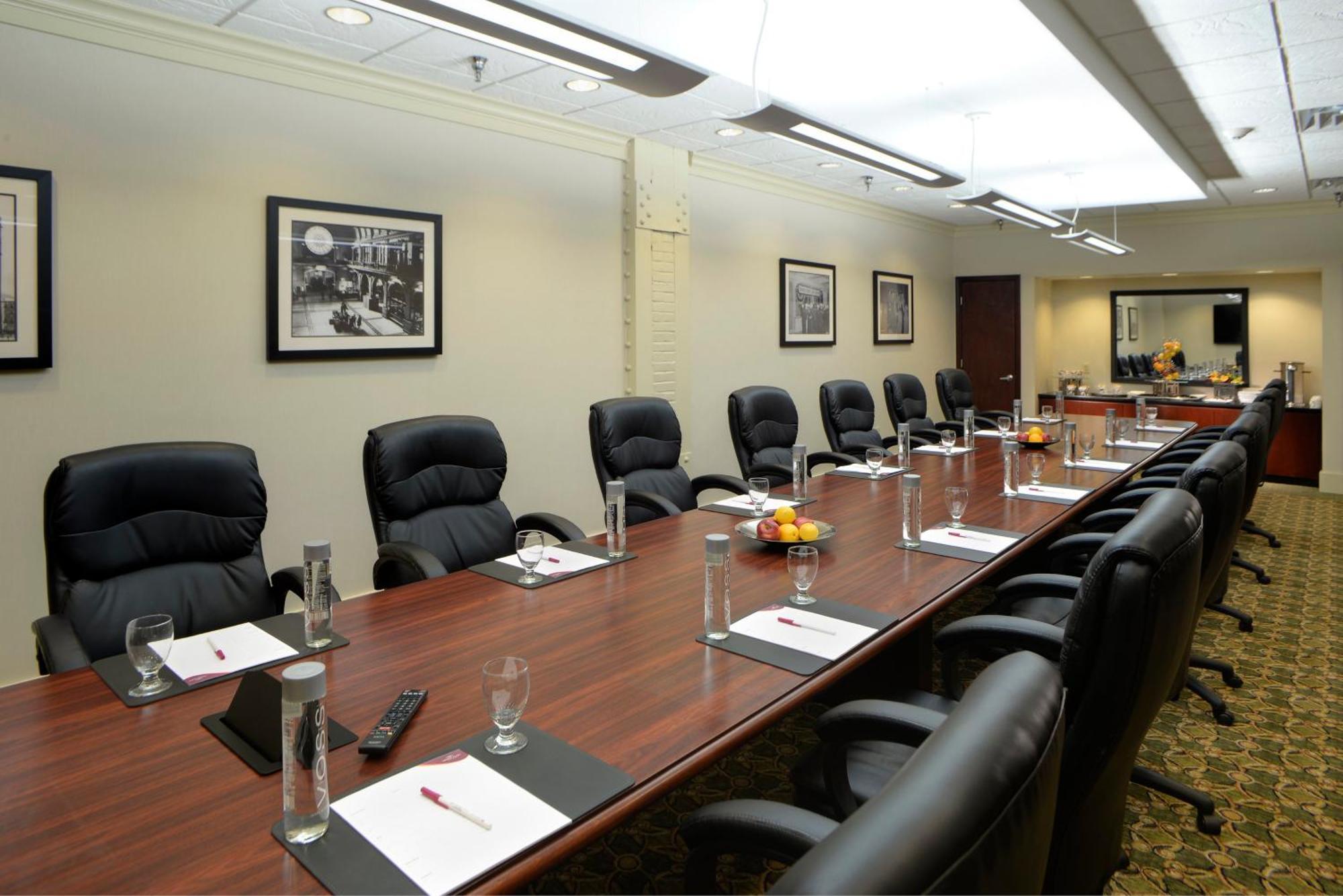 Crowne Plaza Indianapolis-Dwtn-Union Stn By Ihg Ξενοδοχείο Εξωτερικό φωτογραφία